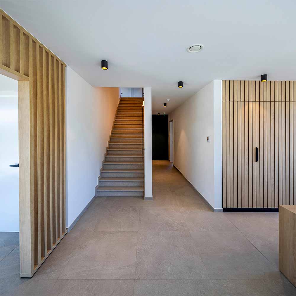 Lichtrijke inkomhal praktijkwoning